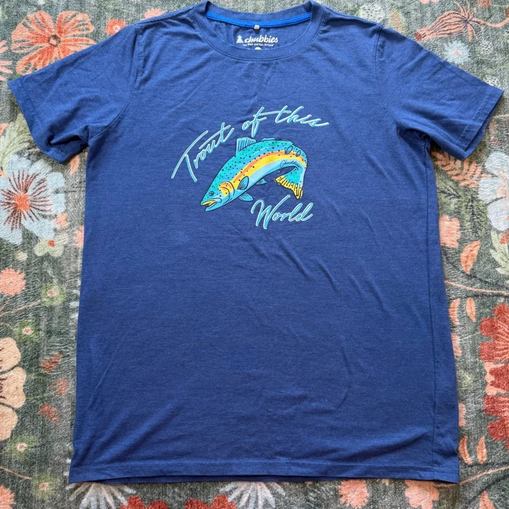 Chubbies Trout of this World Graphic T-Shirt Youth XL Blue Fishing Short Sleeve